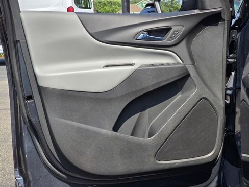 Used 2023 Chevrolet Equinox LT image 20
