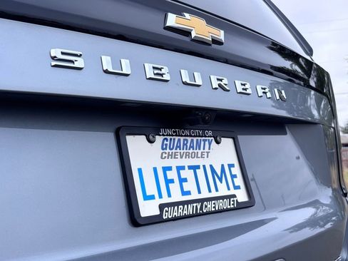 New 2025 Chevrolet Suburban Premier image 9