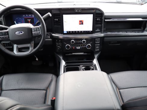 Used 2025 Ford F350 Lariat w/ Black Appearance Package image 21