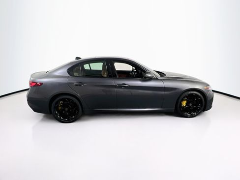 Used 2020 Alfa Romeo Giulia Ti Sport w/ Quick Order Package 22S Sport AWD/4WD image 4