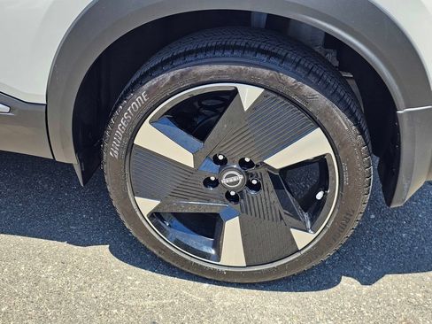 Used 2025 Nissan Kicks SR FWD image 9