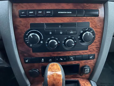 Used 2006 Jeep Grand Cherokee Overland w/ Skid Plate Group image 18