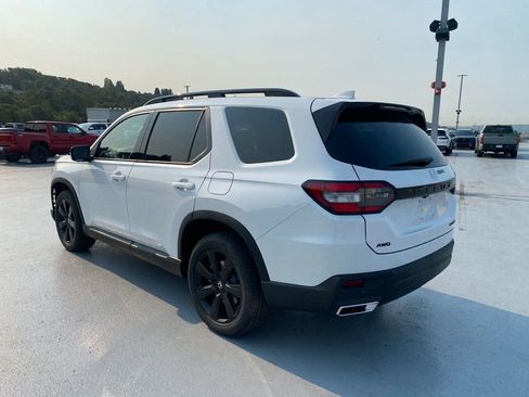 New 2025 Honda Pilot Black Edition image 9