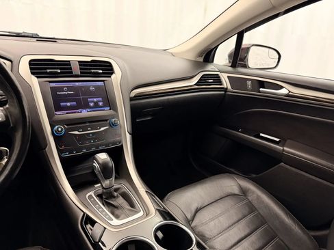 Used 2013 Ford Fusion SE FWD image 14