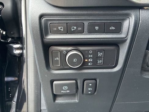 Used 2021 Ford F150 Platinum w/ FX4 Off-Road Package image 11