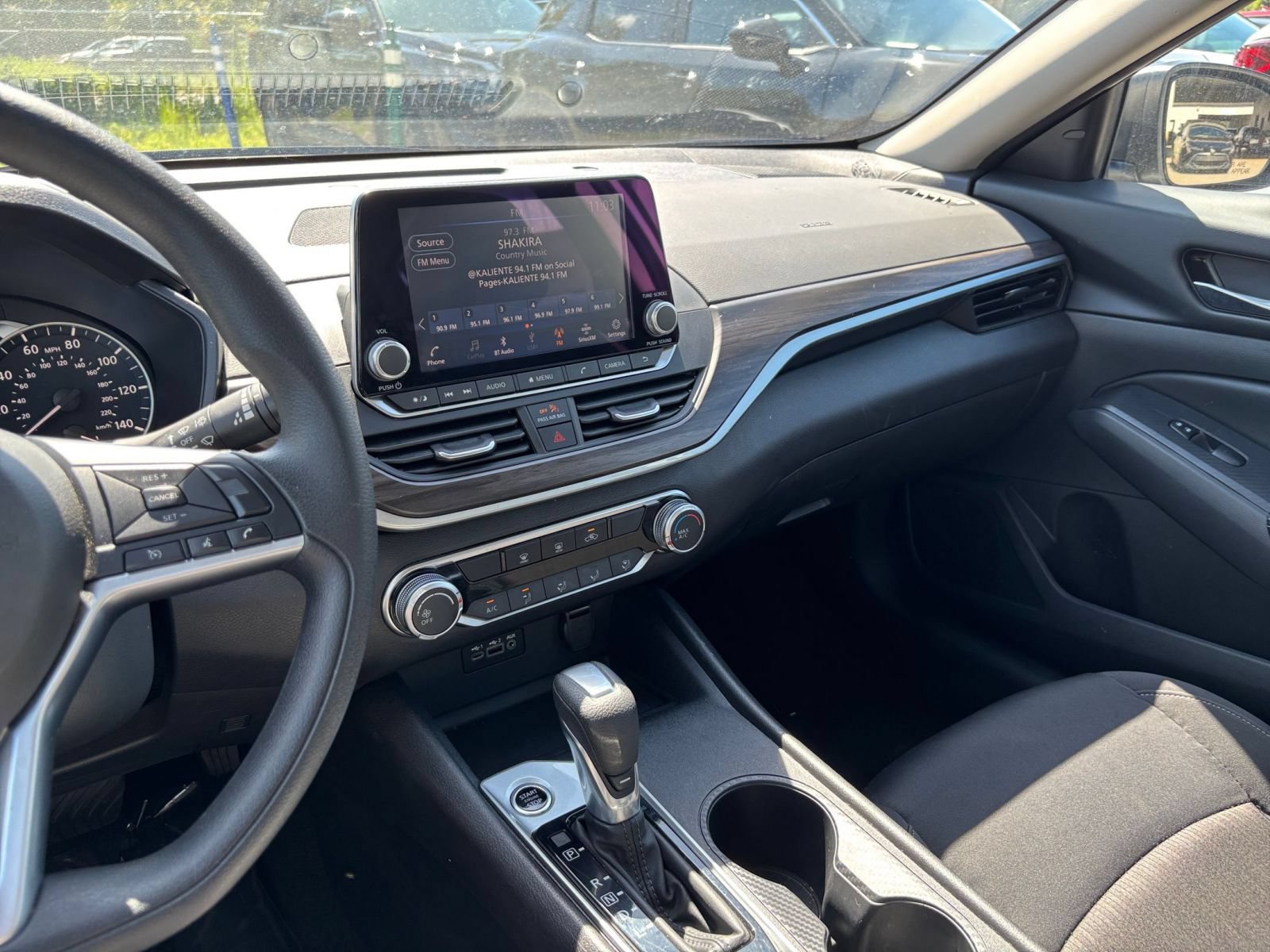 Used 2025 Nissan Altima 2.5 SV FWD image 16
