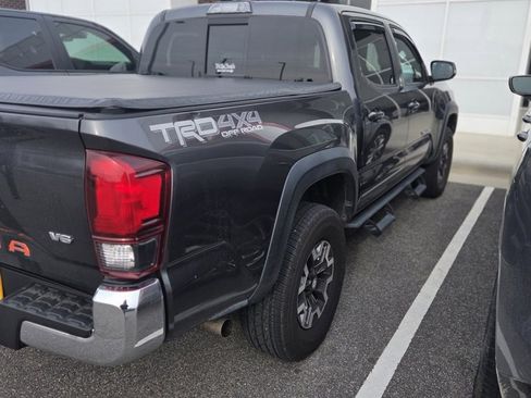 Used 2019 Toyota Tacoma TRD Off-Road image 5