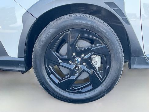 Used 2025 Subaru Crosstrek 2.5i Limited AWD/4WD image 32