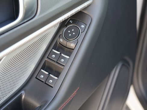 Used 2025 Ford Explorer ST image 18