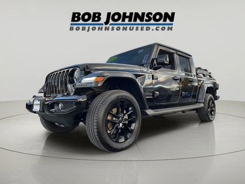 Used 2023 Jeep Gladiator Overland image 3