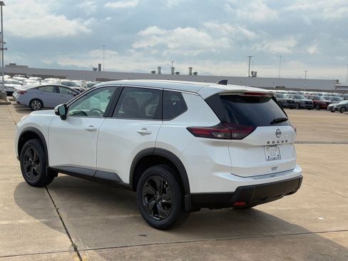 New 2026 Nissan Rogue SV image 7