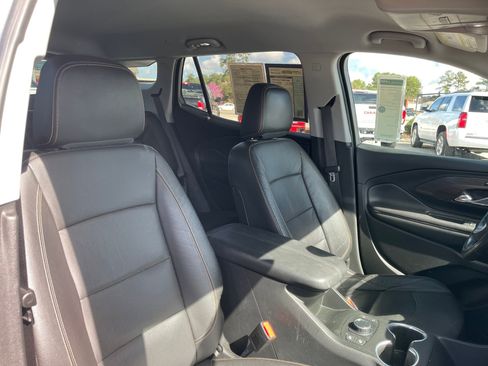 Used 2021 GMC Terrain SLT image 26