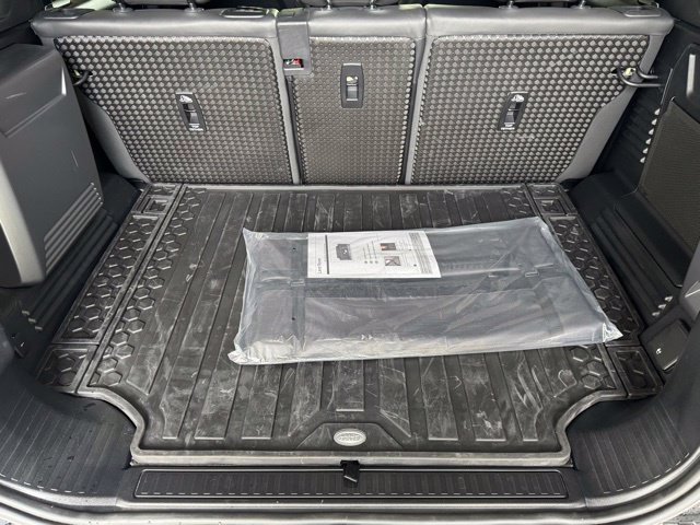 New 2024 Land Rover Defender 110 SE AWD/4WD image 35