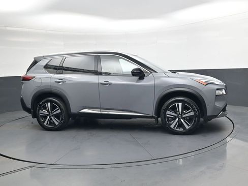 Used 2021 Nissan Rogue Platinum image 10