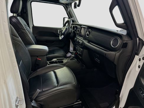Used 2022 Jeep Wrangler Sahara w/ Cold Weather Group image 32