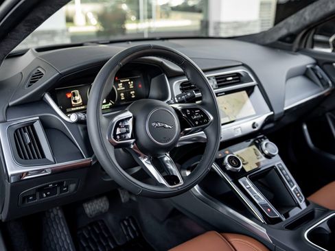 New 2024 Jaguar I-PACE R-Dynamic HSE image 16