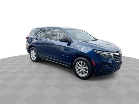 Certified 2023 Chevrolet Equinox LS AWD/4WD image 3