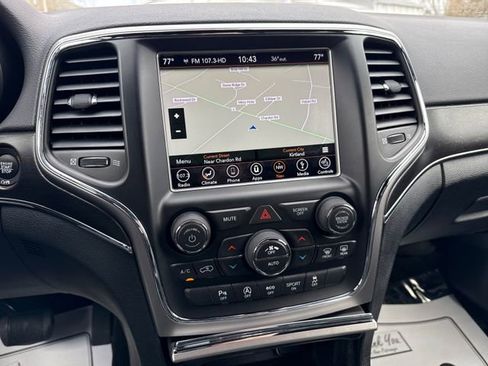 Used 2018 Jeep Grand Cherokee Limited image 32