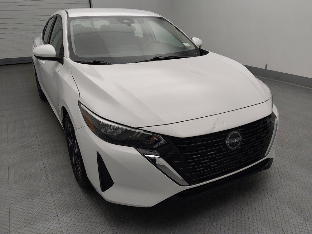Used 2025 Nissan Sentra SV FWD image 14