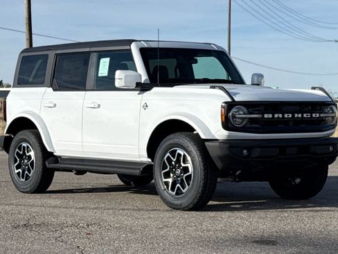 New 2025 Ford Bronco Outer Banks image 16