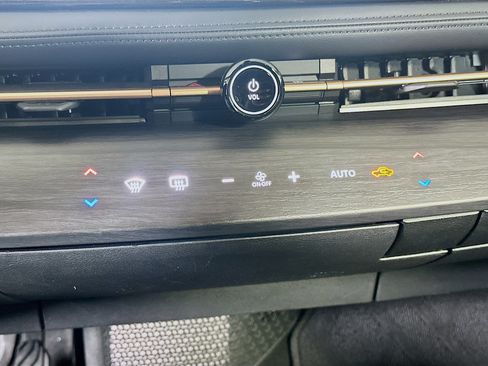Used 2024 Nissan Ariya FWD image 24