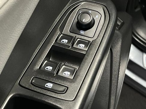 Used 2022 Volkswagen Taos SEL w/ Panoramic Sunroof Package AWD/4WD image 18