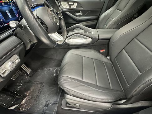 Used 2025 Mercedes-Benz GLS 450 4MATIC image 9