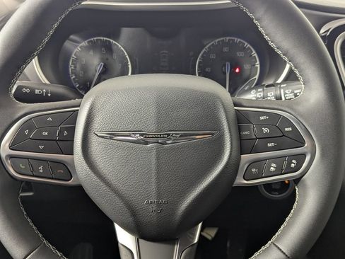 New 2026 Chrysler Pacifica Select FWD image 19