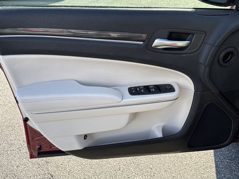 Used 2021 Chrysler 300 Touring w/ Sport Appearance Package image 17