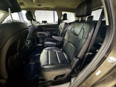 Used 2025 Kia Telluride S image 26