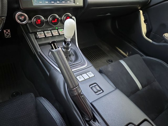 Used 2025 Toyota GR86 Premium RWD image 25