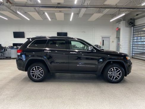 Used 2022 Jeep Grand Cherokee Limited image 4