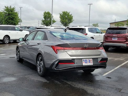 Used 2024 Hyundai Elantra Limited FWD image 4
