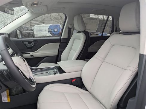 New 2026 Lincoln Aviator 2WD image 18