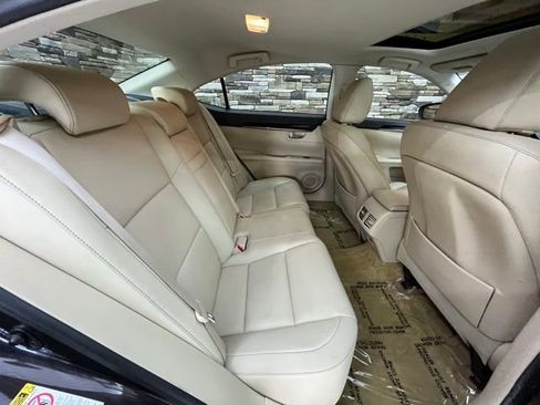 Used 2013 Lexus ES 350 w/ Premium Pkg FWD image 37