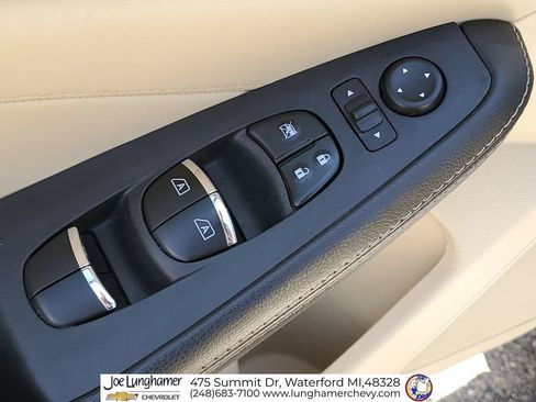 Used 2017 Nissan Maxima Platinum FWD image 26
