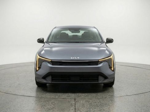 Used 2025 Kia K4 LXS image 2