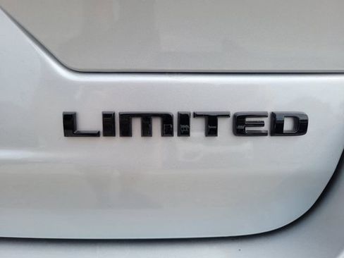 New 2025 Jeep Grand Cherokee Limited w/ Luxury Tech Group II RWD image 14