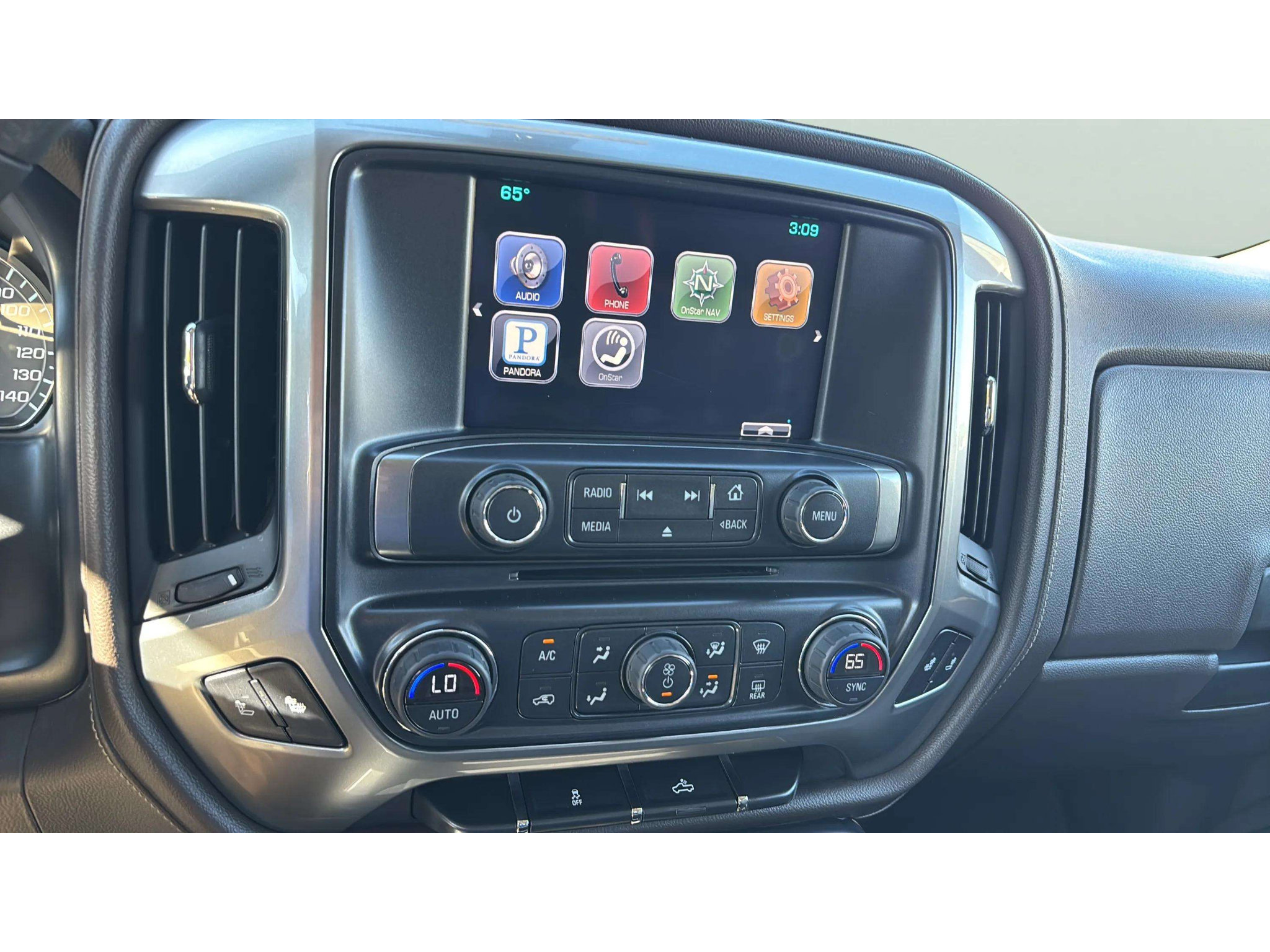 Used 2014 Chevrolet Silverado 1500 LTZ AWD/4WD image 17