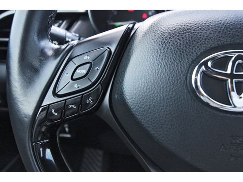 Used 2018 Toyota C-HR XLE FWD image 18
