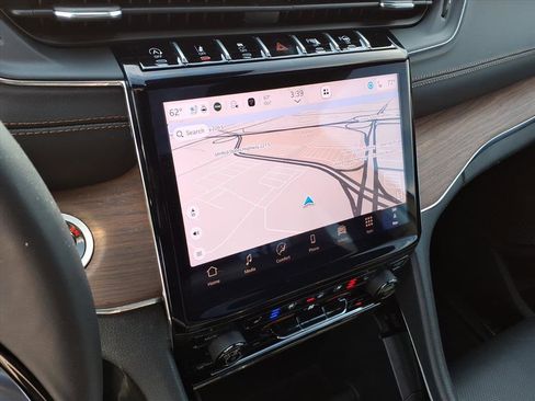 Used 2025 Jeep Grand Cherokee Summit image 14