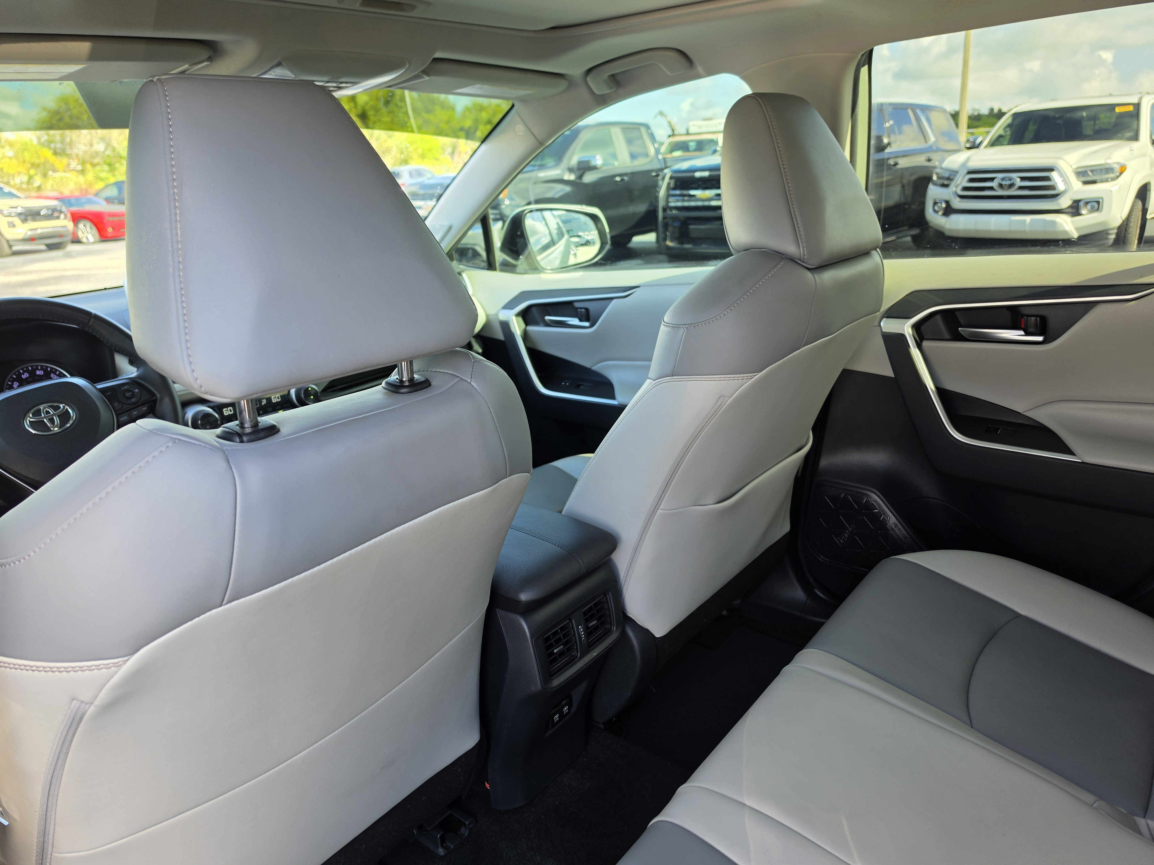 Used 2019 Toyota RAV4 XLE Premium w/ Advanced Technology Package FWD image 13