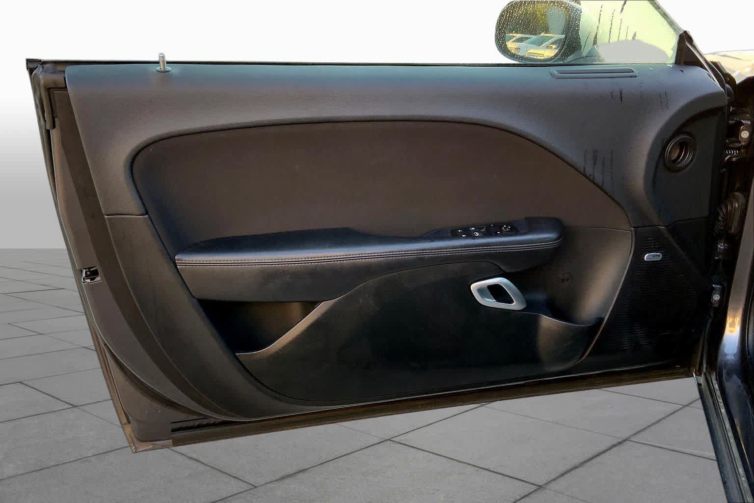 Used 2023 Dodge Challenger SXT RWD image 18