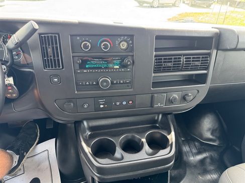 Used 2019 GMC Savana 2500 Extended w/ Driver Convenience Package RWD image 15