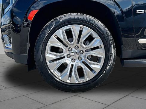 Used 2021 GMC Yukon XL Denali AWD/4WD image 10