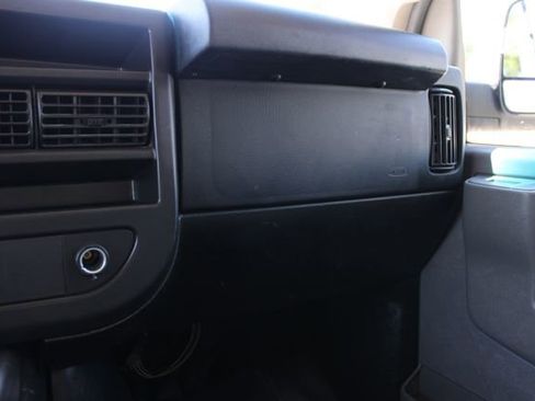 Used 2018 GMC Savana 2500 Extended RWD image 17