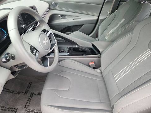 Certified 2025 Hyundai Elantra Sport FWD image 7