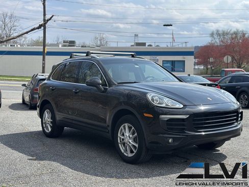 Used 2016 Porsche Cayenne AWD/4WD image 5