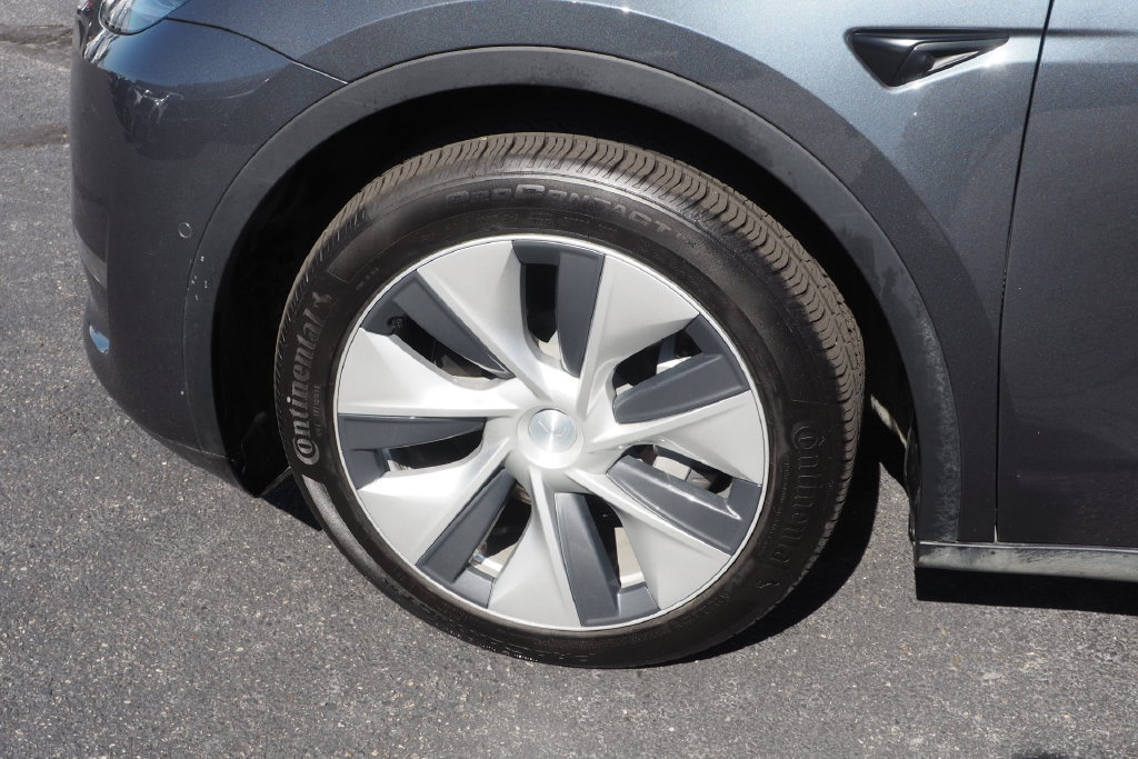 Used 2021 Tesla Model Y Long Range AWD/4WD image 9