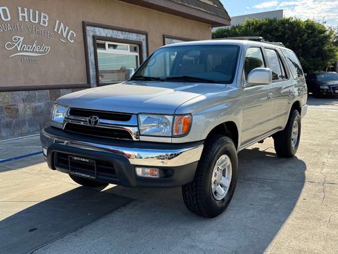 Used 2002 Toyota 4Runner SR5 image 2